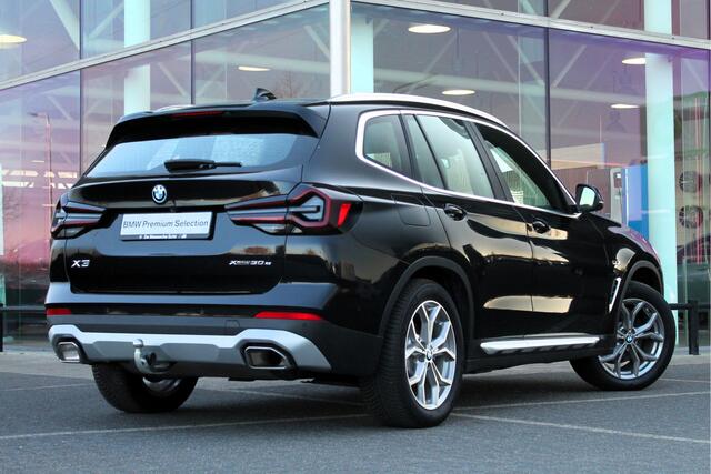 BMW X3 xDrive30e High Executive Automaat / Panoramadak / Laserlight / Sportstoelen / Head-Up / Parking Assistant / Comfort Access / Live Cockpit Professional