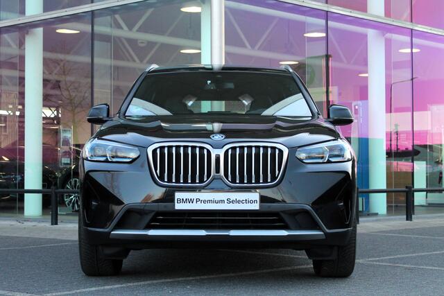BMW X3 xDrive30e High Executive Automaat / Panoramadak / Laserlight / Sportstoelen / Head-Up / Parking Assistant / Comfort Access / Live Cockpit Professional