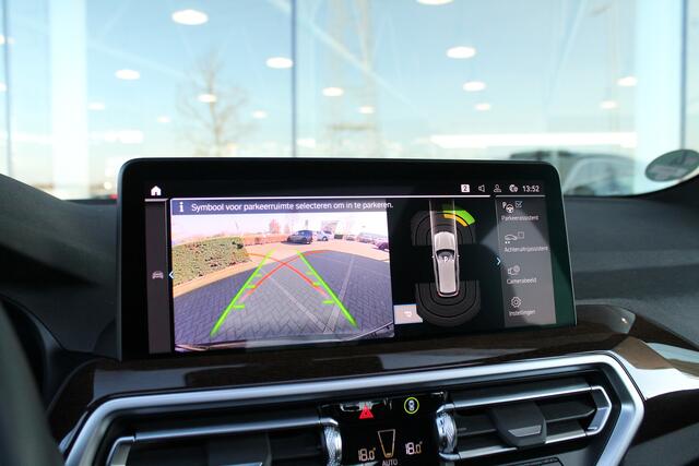 BMW X3 xDrive30e High Executive Automaat / Panoramadak / Laserlight / Sportstoelen / Head-Up / Parking Assistant / Comfort Access / Live Cockpit Professional
