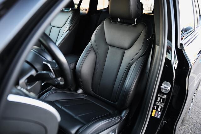 BMW X3 xDrive30e M Sport Automaat / Sportstoelen / LED / Parking Assistant / Stoelverwarming / Live Cockpit Plus