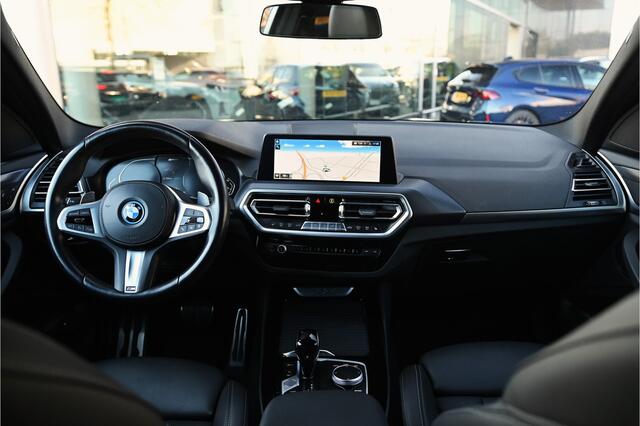 BMW X3 xDrive30e M Sport Automaat / Sportstoelen / LED / Parking Assistant / Stoelverwarming / Live Cockpit Plus