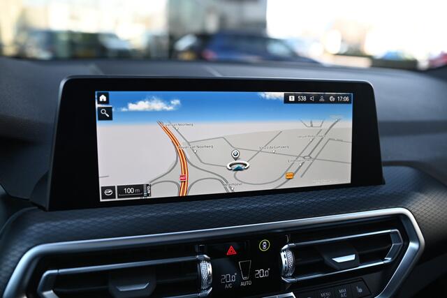 BMW X3 xDrive30e M Sport Automaat / Sportstoelen / LED / Parking Assistant / Stoelverwarming / Live Cockpit Plus