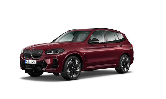 BMW X3 iX3 High Executive 80 kWh Trekhaak - Driving Assistant Professional - Active Protection - Getinte Ruiten - Elektrisch verwarmde voorstoelen - Stuurwielrand verwarmd - M aerodynamiek pakket - Ambiance verlichting -