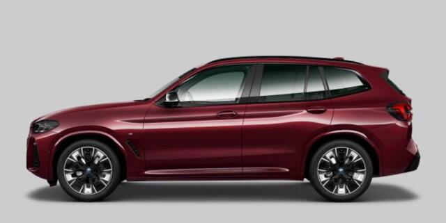 BMW X3 iX3 High Executive 80 kWh Trekhaak - Driving Assistant Professional - Active Protection - Getinte Ruiten - Elektrisch verwarmde voorstoelen - Stuurwielrand verwarmd - M aerodynamiek pakket - Ambiance verlichting -