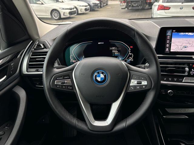 BMW X3 xDrive30e ** LED, LEDER, TREKH, 19-inch LMV, STANDK, HiFi, DRIVING ASS ** ¤ 25.400,= onder NP - 1e EIG ** ** INFORMEER OOK NAAR ONZE AANTREKKELIJKE FINANCIAL-LEASE TARIEVEN **