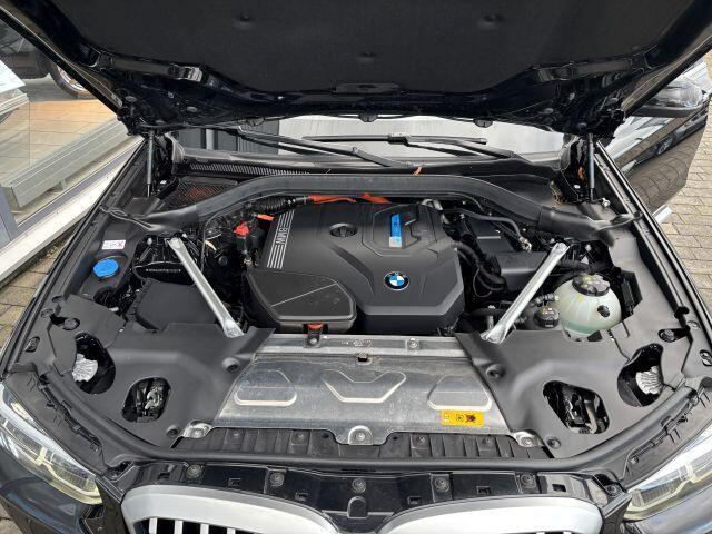BMW X3 xDrive30e ** LED, LEDER, TREKH, 19-inch LMV, STANDK, HiFi, DRIVING ASS ** ¤ 25.400,= onder NP - 1e EIG ** ** INFORMEER OOK NAAR ONZE AANTREKKELIJKE FINANCIAL-LEASE TARIEVEN **