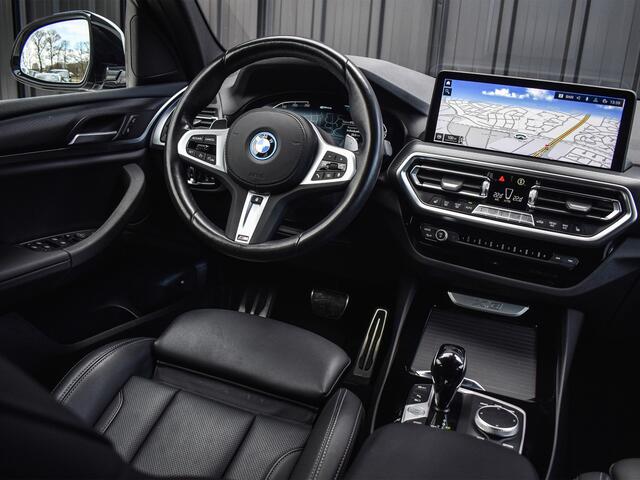 BMW X3 xDrive30e M-SPORT | CRUISE CONTROL | ELEKTR. TREKHAAK | ACHTERUITRIJ CAMERA | STOEL- EN STUUR VERWARMING |