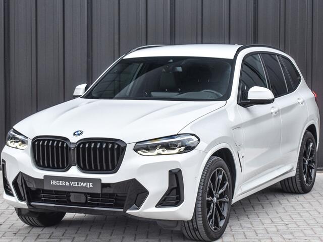BMW X3 xDrive30e M-SPORT | CRUISE CONTROL | ELEKTR. TREKHAAK | ACHTERUITRIJ CAMERA | STOEL- EN STUUR VERWARMING |