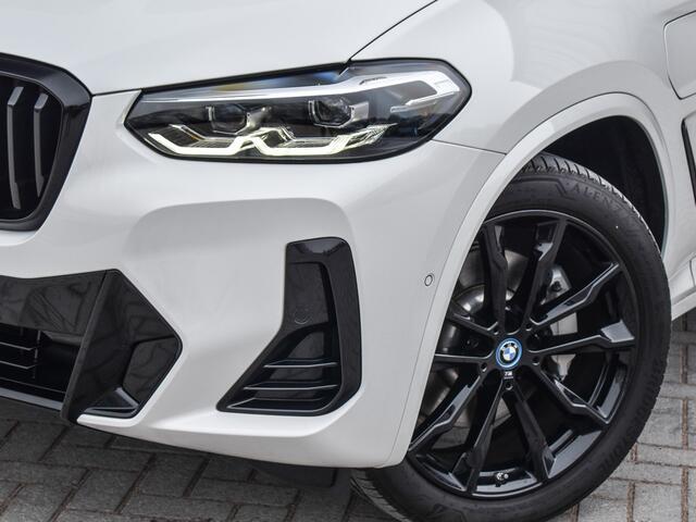 BMW X3 xDrive30e M-SPORT | CRUISE CONTROL | ELEKTR. TREKHAAK | ACHTERUITRIJ CAMERA | STOEL- EN STUUR VERWARMING |