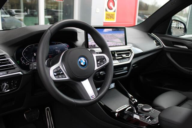 BMW X3 xDrive30e 293PK HIGH EXECUTIVE M-SPORT | PANORAMISCH SCHUIF/KANTEL DAK | ELEKTRISCH WEGKLAPBARE TREKHAAK | HEAD UP DISPLAY | VOLLEDIG LEDEREN BEKLDING | BMW ADAPTIEVE LED KOPLAMPEN | ELEKTRISCH BEDIENBARE VOORSTOELEN MET GEHEUGENFUNCTIE | STOEL VERWARMING