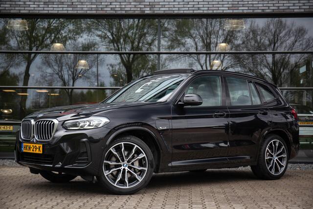 BMW X3 xDrive30e High Executive M-Sport , Pano dak, Trekhaak, Stuur/stoelverwarming,