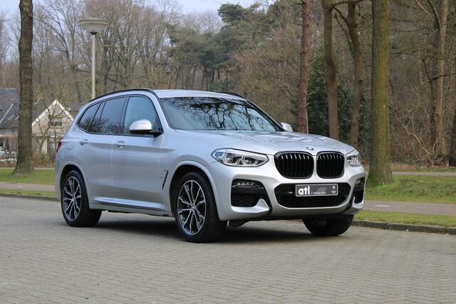 BMW X3 xDrive30e M-sport pakket, 20", Panoramadak, Head-up, Hifi, Elektrische Trekhaak, Stoelverwarming, Grootlichtassistent, DAB, Shadowline, BMW Live Cockpit Professional, etc