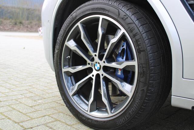BMW X3 xDrive30e M-sport pakket, 20", Panoramadak, Head-up, Hifi, Elektrische Trekhaak, Stoelverwarming, Grootlichtassistent, DAB, Shadowline, BMW Live Cockpit Professional, etc