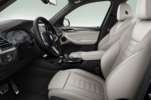 BMW X3 xDrive30e High Executive / M Sportpakket / Trekhaak / Panoramadak
