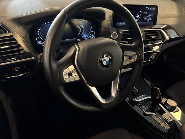 BMW X3 xDrive30e Luxury Line / Panodak / HeadUp / Stoelventilatie / H&K / Gesture control / 360 camera / Dab+ / Apple Carplay - NIEUWSTAAT -