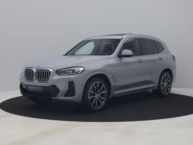 BMW X3 xDrive30e M-Sport | PANO | 360° | HUD | KEYLESS | STOEL- EN STUURVERW.