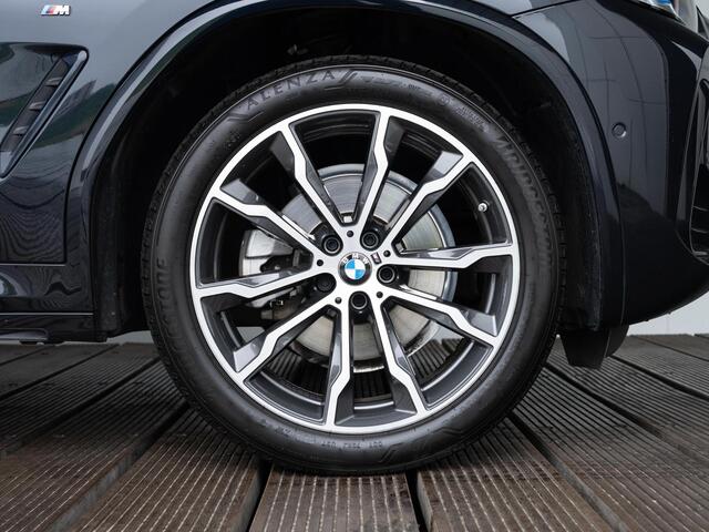 BMW X3 xDrive20i | High Executive | M Sportpakket | Panoramadak | Parking Assistant | Stoelverwarming | Laserlight | 20''