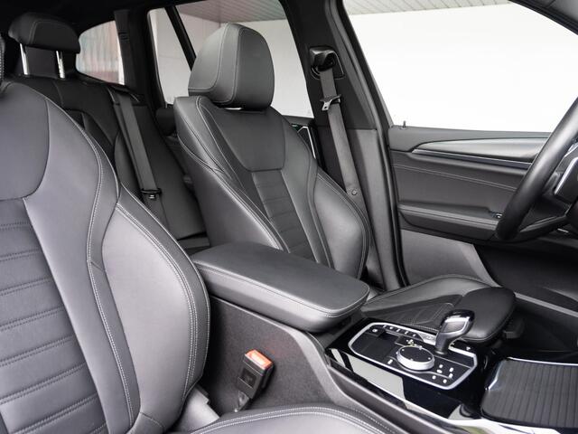 BMW X3 xDrive20i | High Executive | M Sportpakket | Panoramadak | Parking Assistant | Stoelverwarming | Laserlight | 20''