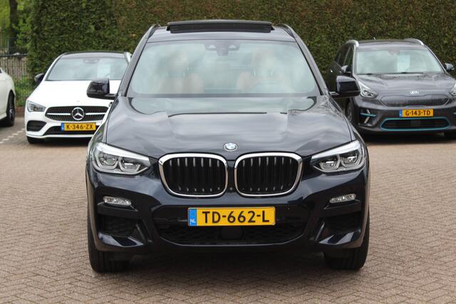BMW X3 xDrive30i High Exe. M Sport / Trekhaak / Panoramadak / 360Camera / Head-up / Keyless / 20'' / Leder / Navigatie / ACC / Dodehoek / DAB / Stoelverwarming