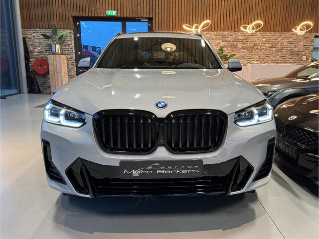 BMW X3 xDrive30e High Exe. M-Sportstoelen, Pano, trekh, 20", HUD