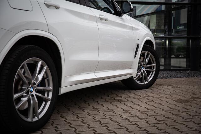 BMW X3 xDrive30i High Executive M-sportpakket, Elektrisch glazen panoramadak, Isofix, Head-up display