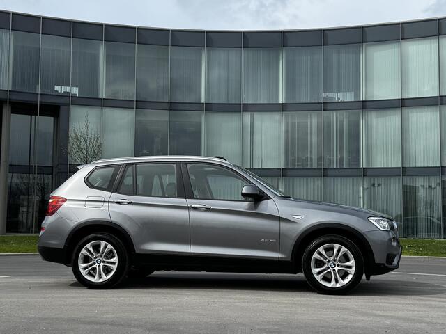 BMW X3 xDrive20i High Executive xLine Edition Panorama, leder, trekhaak, uniek lage km.stand