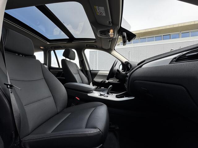 BMW X3 xDrive20i High Executive xLine Edition Panorama, leder, trekhaak, uniek lage km.stand