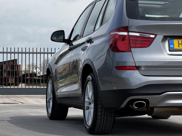 BMW X3 xDrive20i High Executive xLine Edition Panorama, leder, trekhaak, uniek lage km.stand