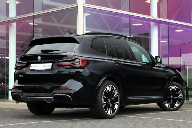 BMW X3 iX3 High Executive / Sportstoelen / Trekhaak / Stoelverwarming / Adaptief M Onderstel / Head-Up / Harman Kardon / Parking Assistant Plus