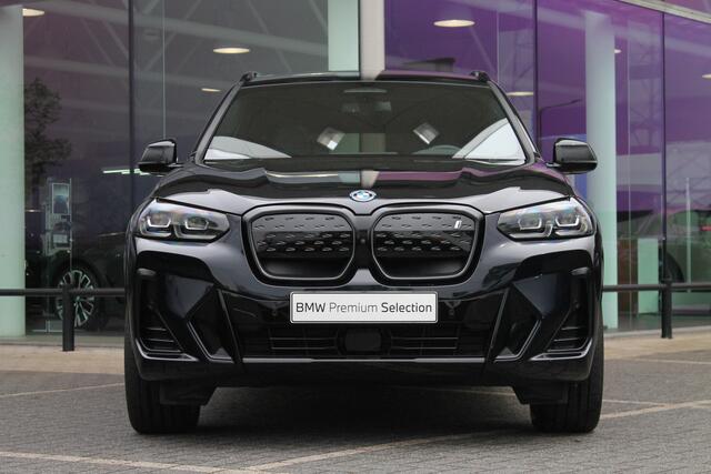 BMW X3 iX3 High Executive / Sportstoelen / Trekhaak / Stoelverwarming / Adaptief M Onderstel / Head-Up / Harman Kardon / Parking Assistant Plus