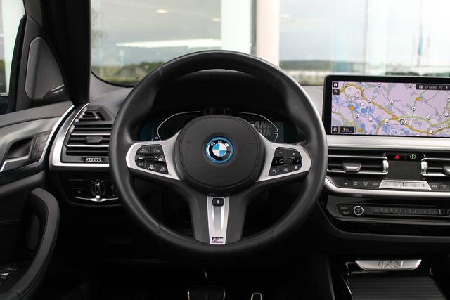 BMW X3 iX3 High Executive / Sportstoelen / Trekhaak / Stoelverwarming / Adaptief M Onderstel / Head-Up / Harman Kardon / Parking Assistant Plus