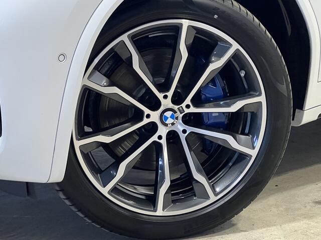 BMW X3 xDrive30i High Executive | M-sport | Navigatie | LM Velgen 20" | Elektrisch Glazen Panoramadak | Voor/Achter Stoelen Verwarmd | M-Pakket |