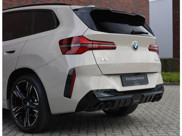 BMW X3 M50 xDrive *Direct leverbaar!*Trekhaak*Pano*IconicGlow*
