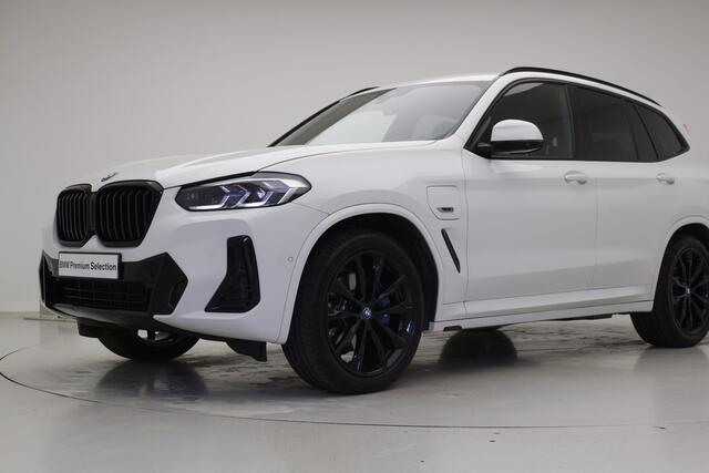 BMW X3 xDrive30e M-Sport | Trekhaak | 20" | High Executive | Laser | Camera | Stoel/Stuurverwarming |