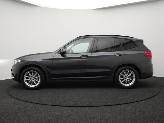 BMW X3 xDrive30e Plug In Hybrid 293pk Dealer O.H. PHEV | Sportstoelen Verwarmd | Navigatie | Apple Carplay | Camera | DAB | Virtual | Stuurwiel Verwarmd | Climate Control | Cruise Control |