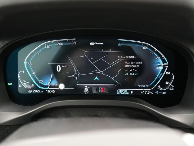 BMW X3 xDrive30e Plug In Hybrid 293pk Dealer O.H. PHEV | Sportstoelen Verwarmd | Navigatie | Apple Carplay | Camera | DAB | Virtual | Stuurwiel Verwarmd | Climate Control | Cruise Control |