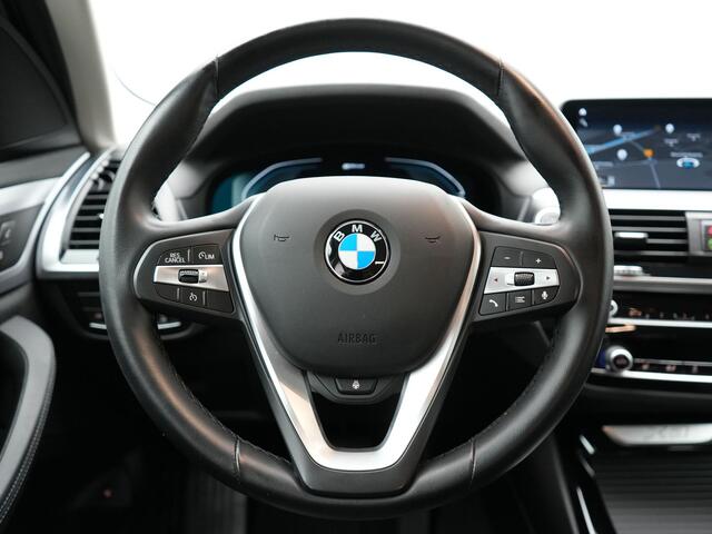 BMW X3 xDrive30e Plug In Hybrid 293pk Dealer O.H. PHEV | Sportstoelen Verwarmd | Navigatie | Apple Carplay | Camera | DAB | Virtual | Stuurwiel Verwarmd | Climate Control | Cruise Control |