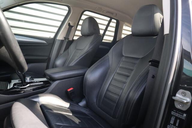 BMW X3 xDrive30e Trekhaak / 360 camera / Head-up / Adaptieve cruise /