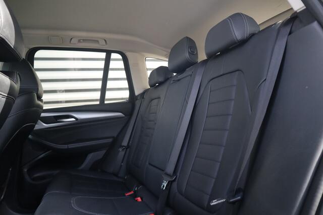 BMW X3 xDrive30e Trekhaak / 360 camera / Head-up / Adaptieve cruise /