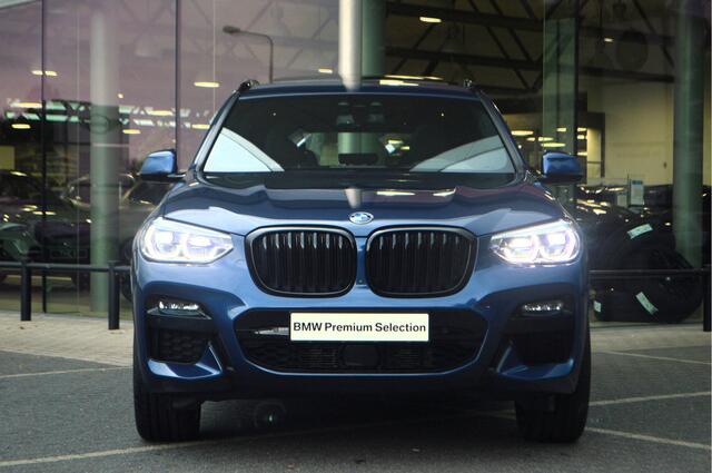 BMW X3 xDrive30e High Executive M Sport Automaat / Panoramadak / Trekhaak / Sportstoelen / Adaptieve LED / Comfort Access / Parking Assistant Plus / Head-Up / Live Cockpit Professional