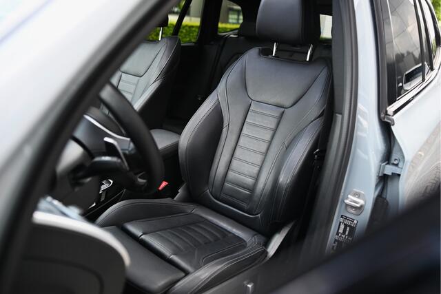 BMW X3 xDrive30e High Executive M Sport Automaat / Panoramadak / Trekhaak / Sportstoelen / Laserlight / Comfort Access / Parking Assistant Plus / Head-Up / Stuurverwarming