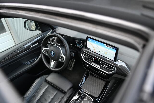 BMW X3 xDrive30e High Executive M Sport Automaat / Panoramadak / Trekhaak / Sportstoelen / Laserlight / Comfort Access / Parking Assistant Plus / Head-Up / Stuurverwarming