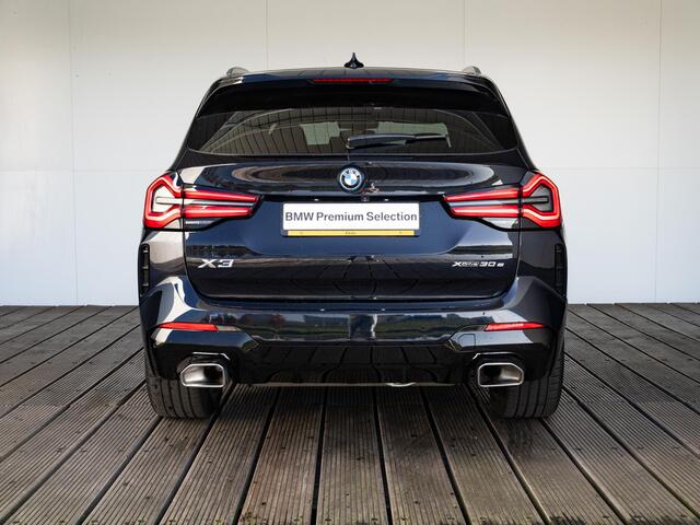 BMW X3 xDrive30e | High Executive | M Sportpakket | Comfort Acces | Harman Kardon | Head-Up Display | Elektrische Trekhaak | 20'' | Panoramadak