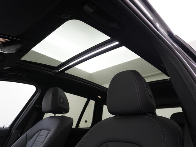 BMW X3 iX3 Executive 80kWhPanoramadak Leer+Verwarmd+Memory Adaptieve LEDApple Carplay Android Auto Trekhaak Pdc Camera DAB Live Cockpit Pro Lmv Elek.Achterklep Regen-Lichtsensor Achteruitrij-assistent 1e Eigenaar Origineel Nederlands Nieuwprijs ¤68.172,-