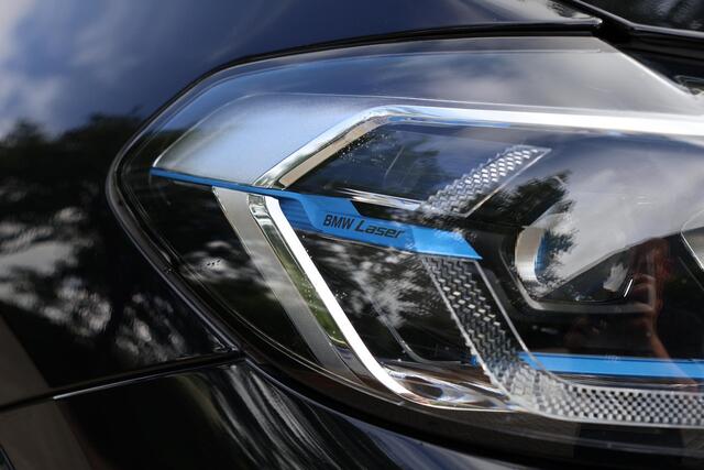 BMW X3 High Executive M-Sportpakket, Panoramadak, BMW Laserlicht, Keyless, Stoelverwarming, Sportstoelen, Shadow Line, DAB, BMW Live Cockpit Prof, Innovatiepakket, Grootlichtassistent, etc.