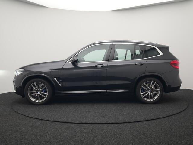 BMW X3 xDrive30e M Sport Plug in Hybrid 293pk Dealer O.H PHEV | Trekhaak Af Fabriek | Head Up | Adaptive Cruise | Camera | Apple Carplay | Pilot Assist | Blis | Lederen Sportstoelen Memory & Verwarmd | Navigatie | M Sportstuur Verwarmd | Virtual |