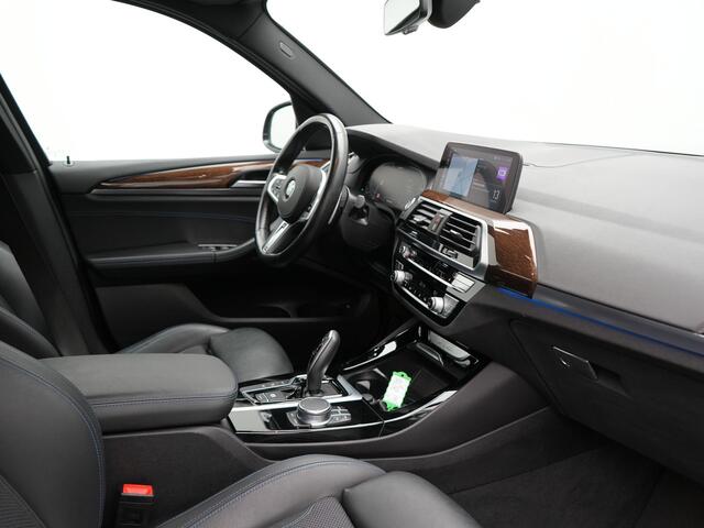 BMW X3 xDrive30e M Sport Plug in Hybrid 293pk Dealer O.H PHEV | Trekhaak Af Fabriek | Head Up | Adaptive Cruise | Camera | Apple Carplay | Pilot Assist | Blis | Lederen Sportstoelen Memory & Verwarmd | Navigatie | M Sportstuur Verwarmd | Virtual |