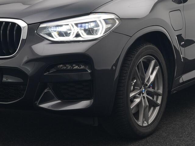 BMW X3 xDrive30e M Sport Plug in Hybrid 293pk Dealer O.H PHEV | Trekhaak Af Fabriek | Head Up | Adaptive Cruise | Camera | Apple Carplay | Pilot Assist | Blis | Lederen Sportstoelen Memory & Verwarmd | Navigatie | M Sportstuur Verwarmd | Virtual |