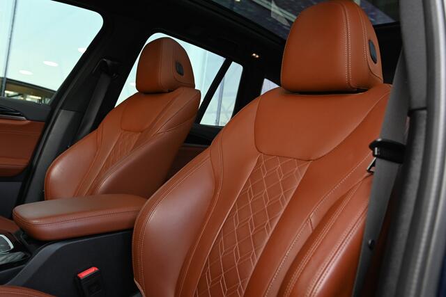 BMW X3 30e xDrive High Executive M Sport Automaat / Panoramadak / Sportstoelen / Laserlight / Comfort Access / Stoelverwarming / Head-Up / BMW Live Cockpit Professional
