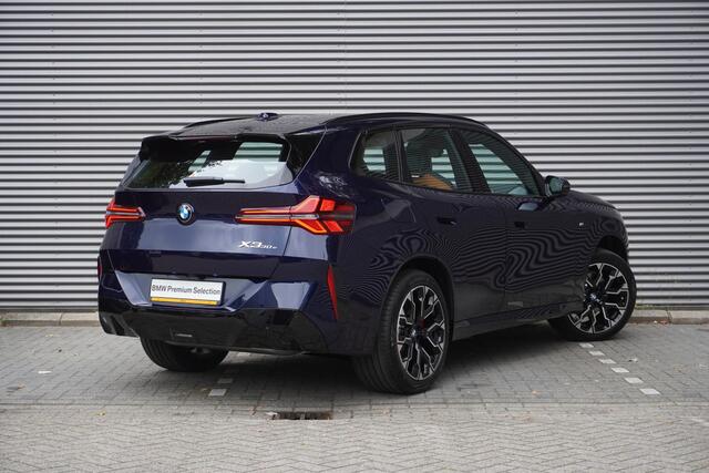 BMW X3 30e xDrive M Sportpakket Pro | Trekhaak met elektrisch wegklapbare kogel | Glazen panoramadak | Professional Pack | Comfort Pack